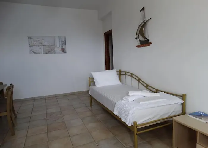 Gaia House, Ios Greece Tzamaria